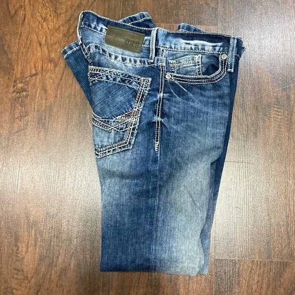 BKE DENIM “Aiden” boot leg jeans Size 25R *bbq stain on left leg EUC - Picture 3 of 16